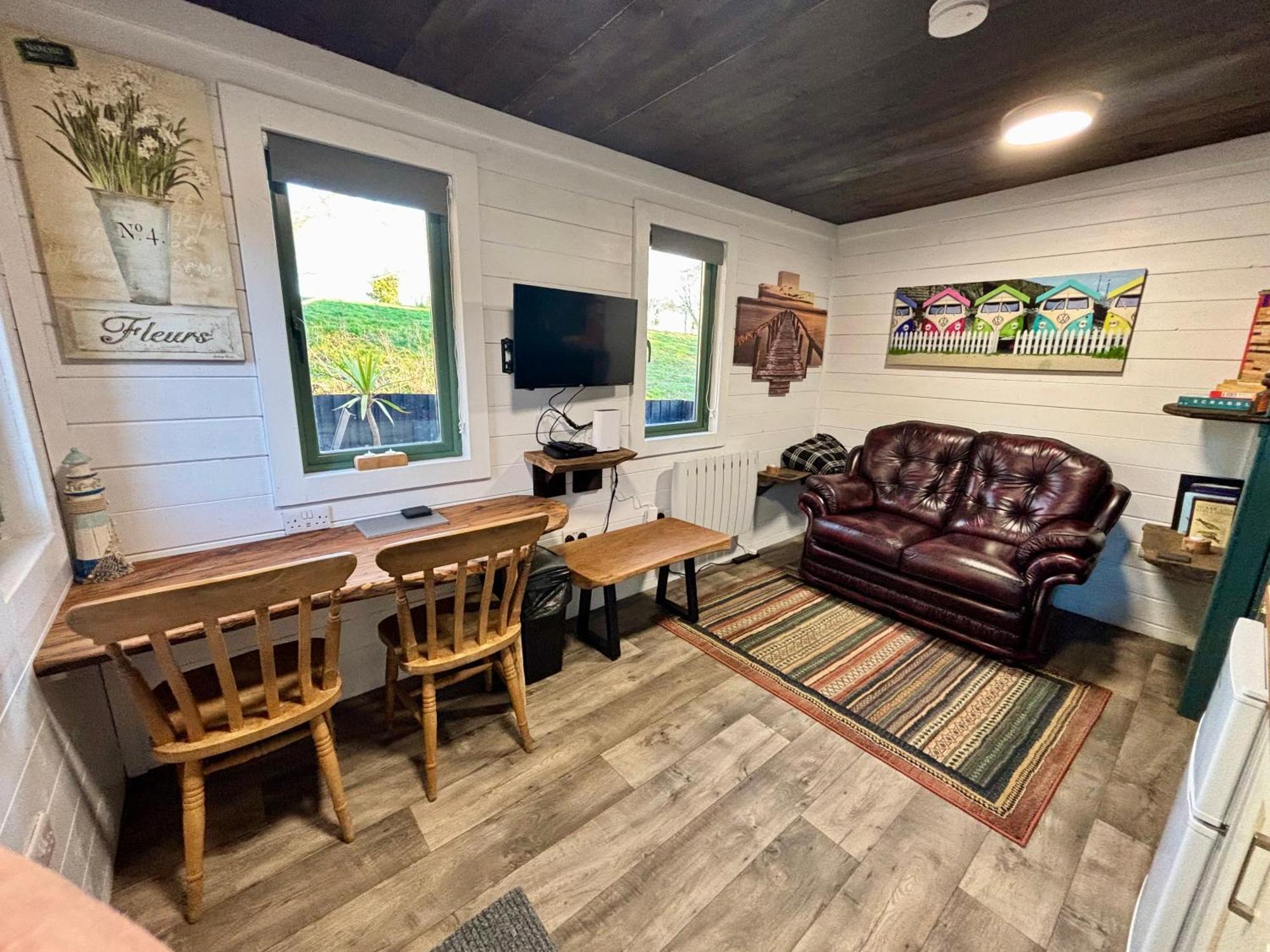 Hideaway Apartment Lytchett Matravers ภายนอก รูปภาพ